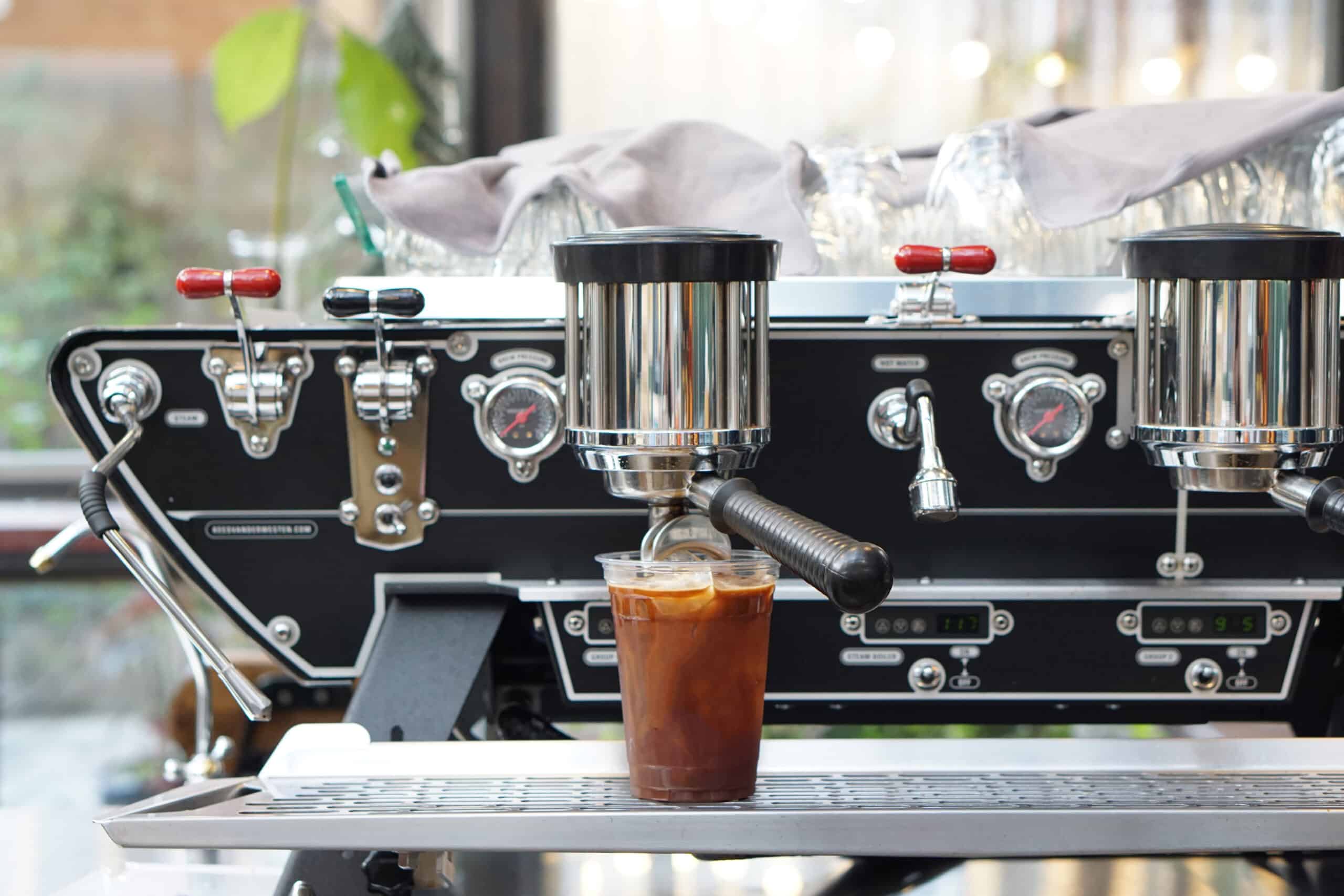 Espresso machine, coffee equipment, coffee brewing